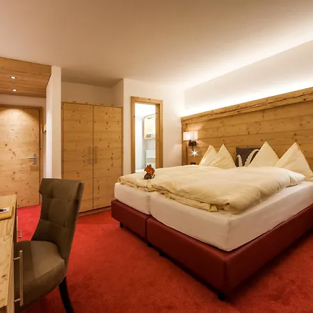 Отель Alpinarosa 3*